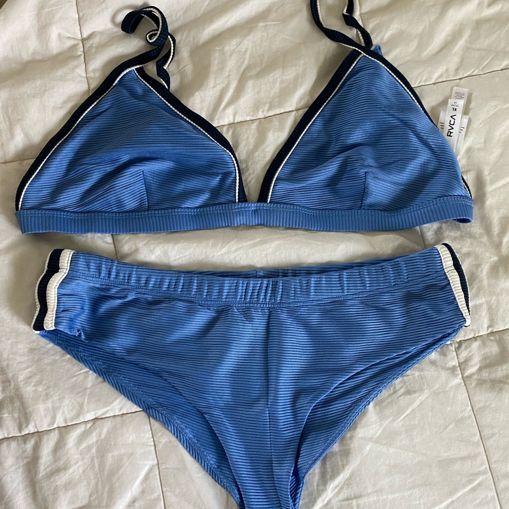 Super cute RVCA swimsuit